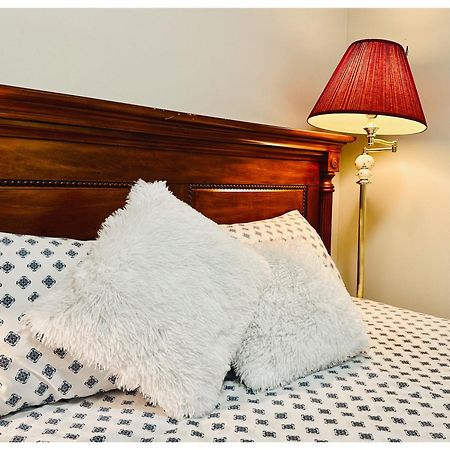 The Stays - Private Cozy 1 Bhr Apt On Main Floor Toronto Bagian luar foto