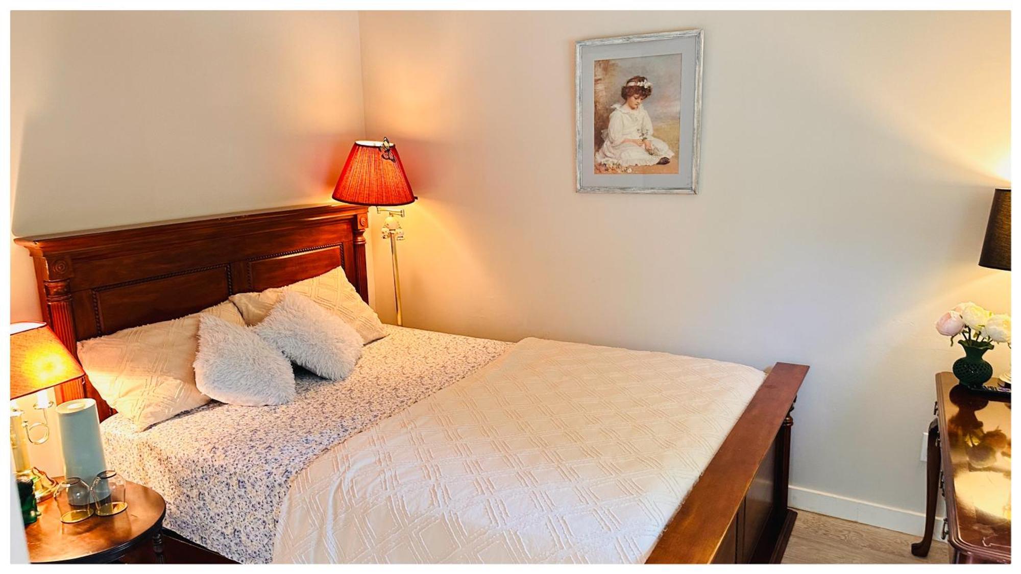 The Stays - Private Cozy 1 Bhr Apt On Main Floor Toronto Bagian luar foto