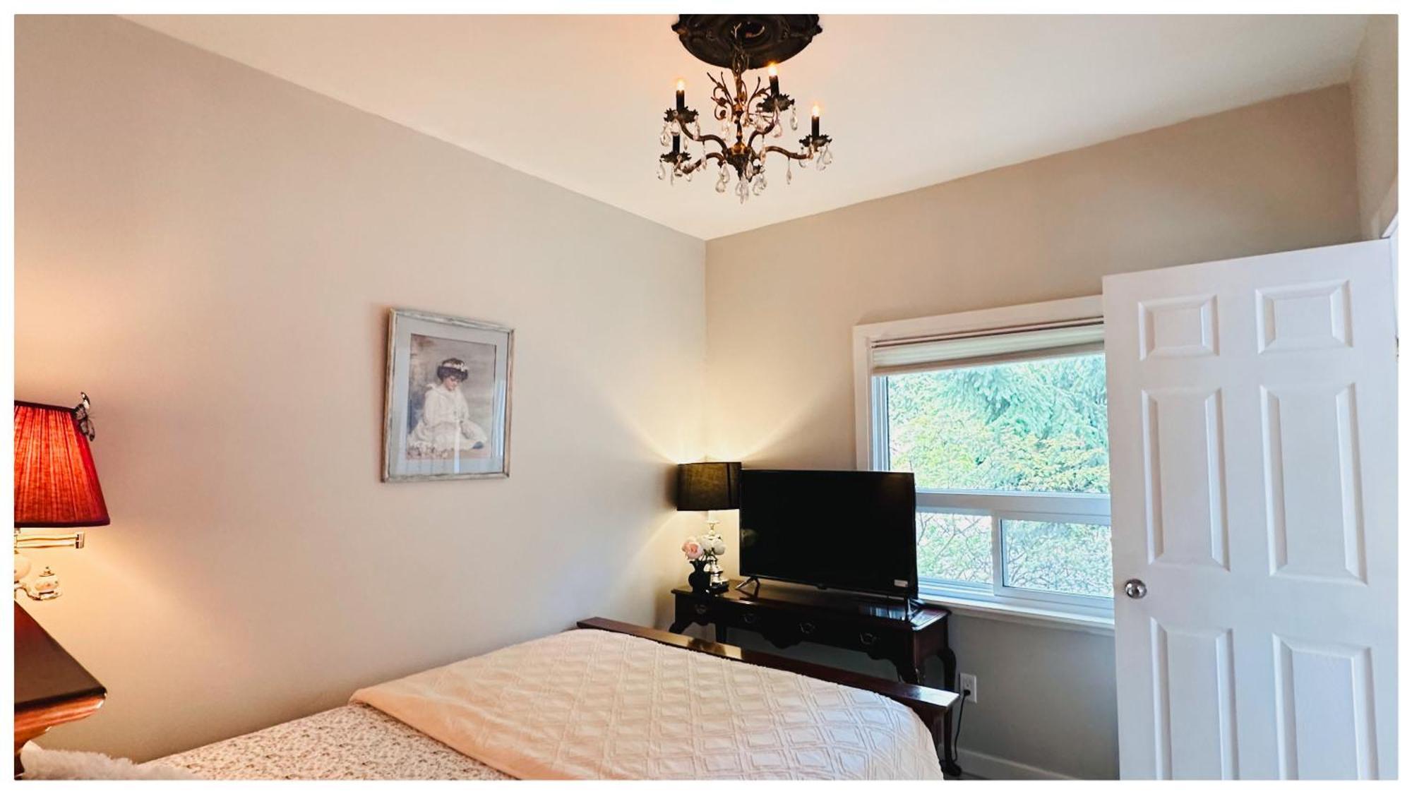The Stays - Private Cozy 1 Bhr Apt On Main Floor Toronto Bagian luar foto