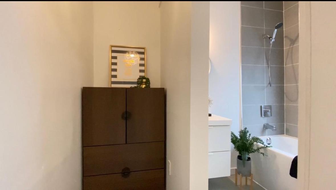 The Stays - Private Cozy 1 Bhr Apt On Main Floor Toronto Bagian luar foto