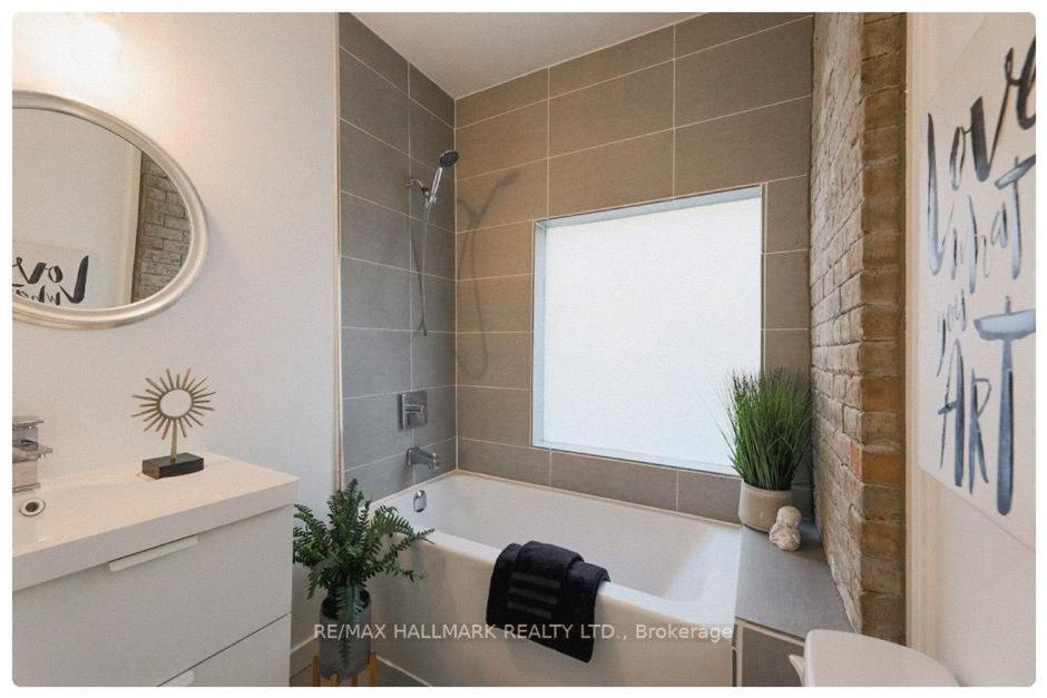 The Stays - Private Cozy 1 Bhr Apt On Main Floor Toronto Bagian luar foto